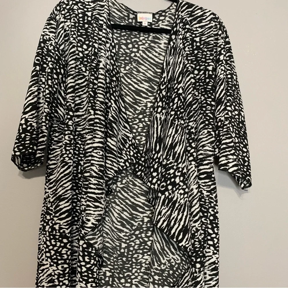 LulaRoe black‎ and white zebra stripe draped Jacket. Size M